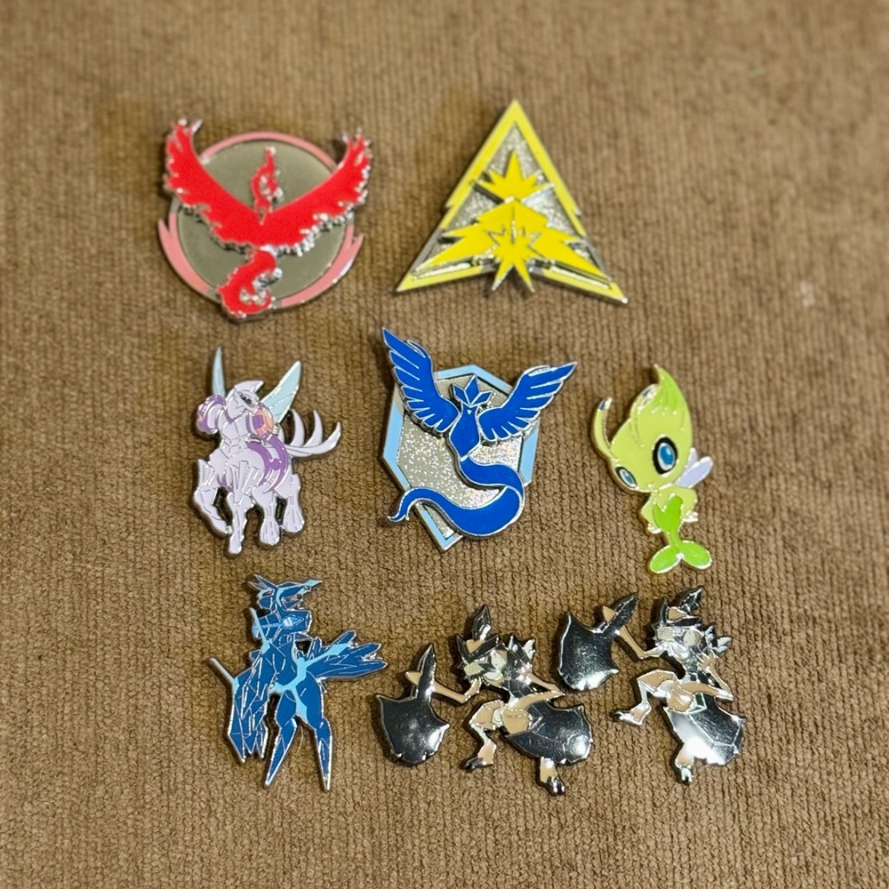 Pokemon Collectors Pin Set